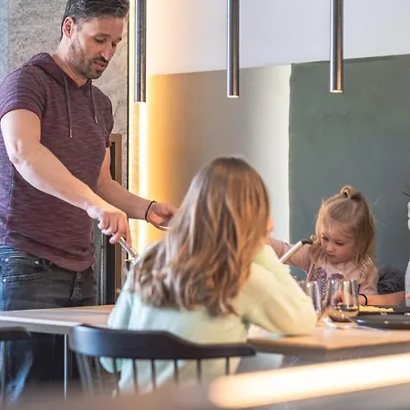 Herzog - Urban Luxury Lifestyle Direct At Steinbergpiste And Steinbergbahn *